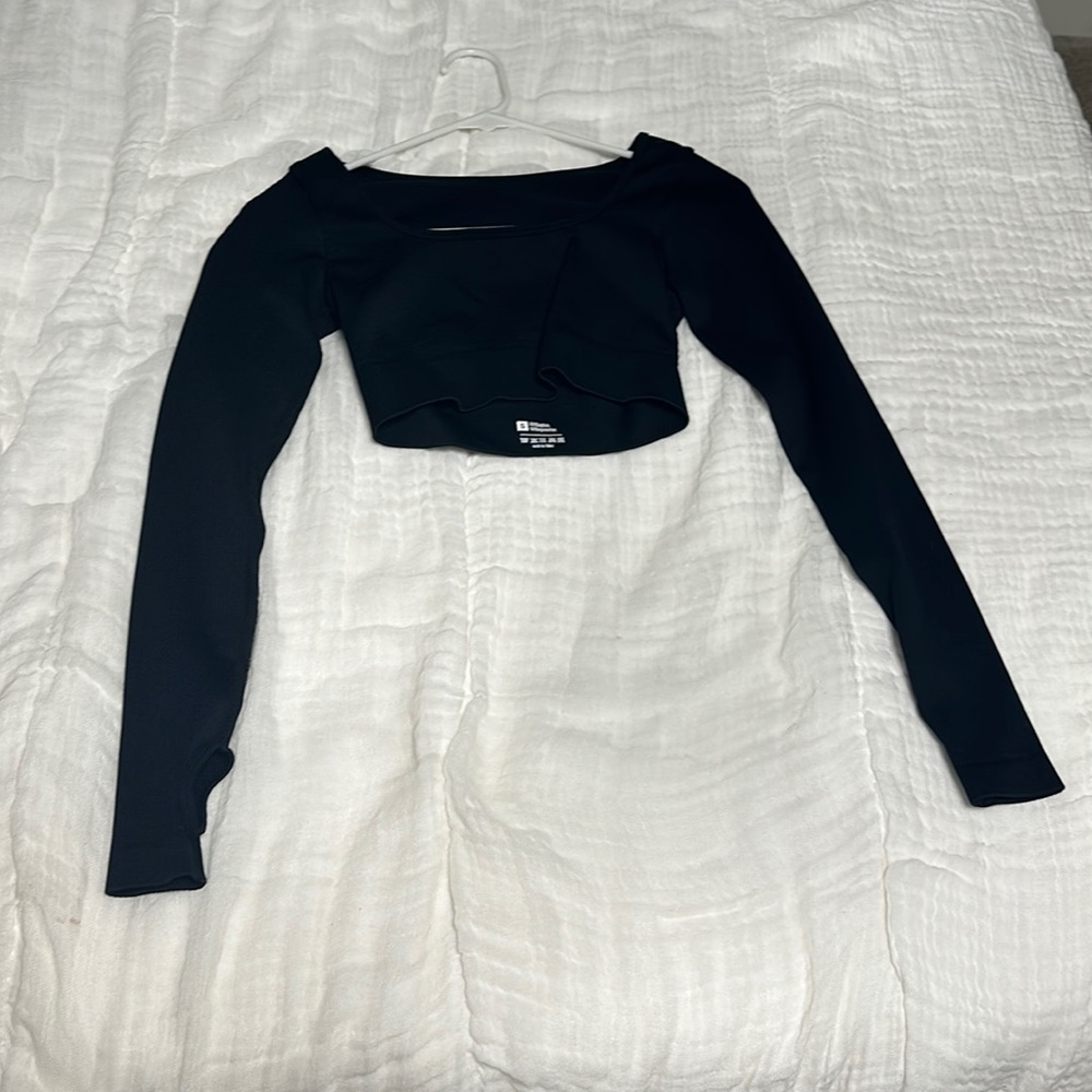 black workout top!